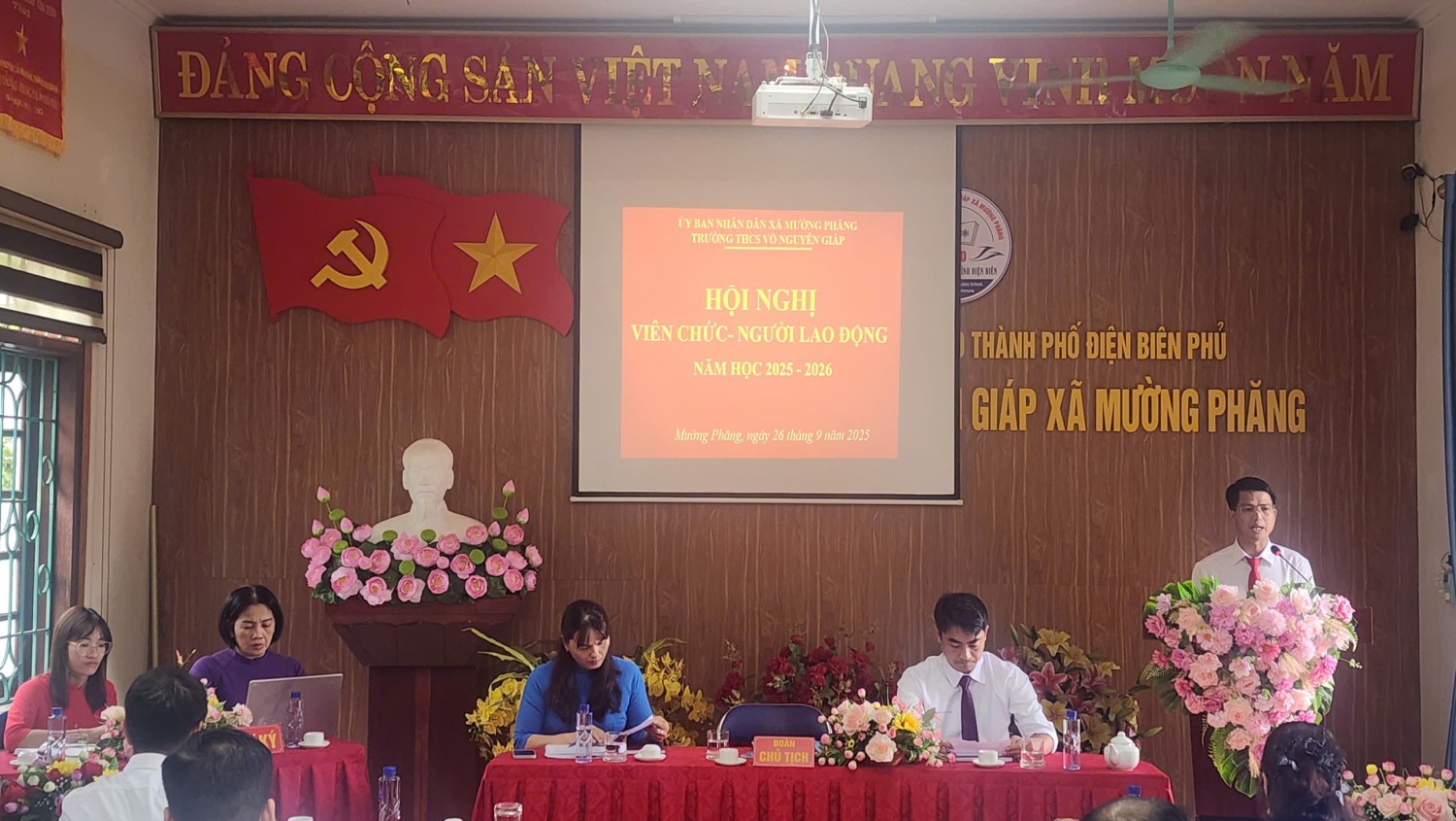 Trường THCS Võ Nguyên Giáp tổ chức Hội nghị Viên chức, người lao động